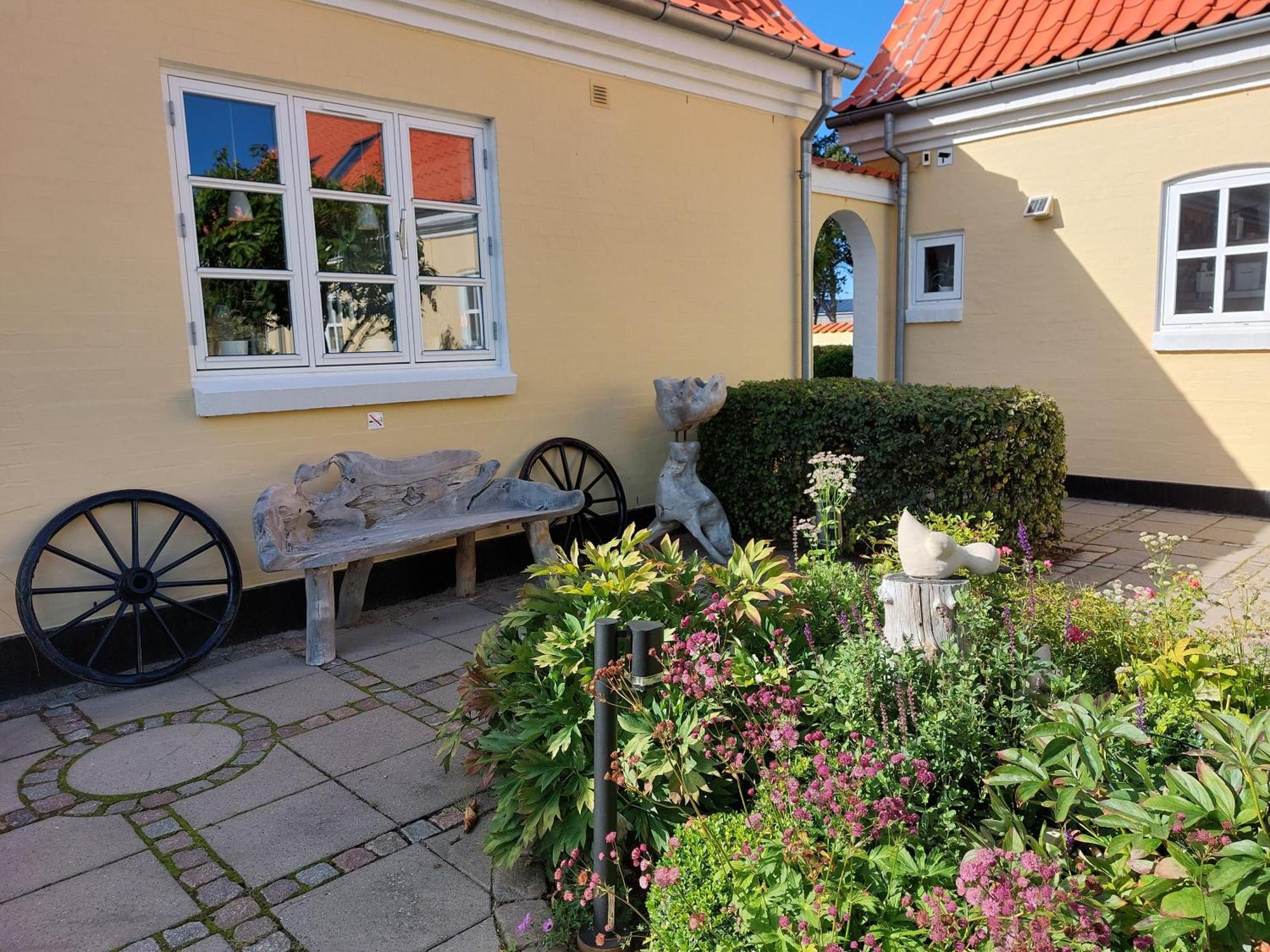 Toftegarden Guesthouse - Apartments & Rooms Skagen Exterior foto